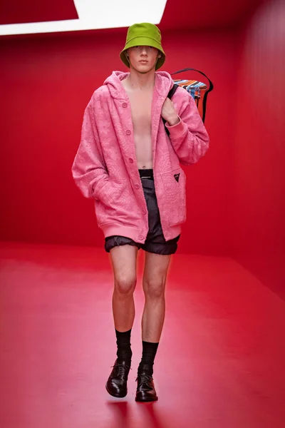 Look 11